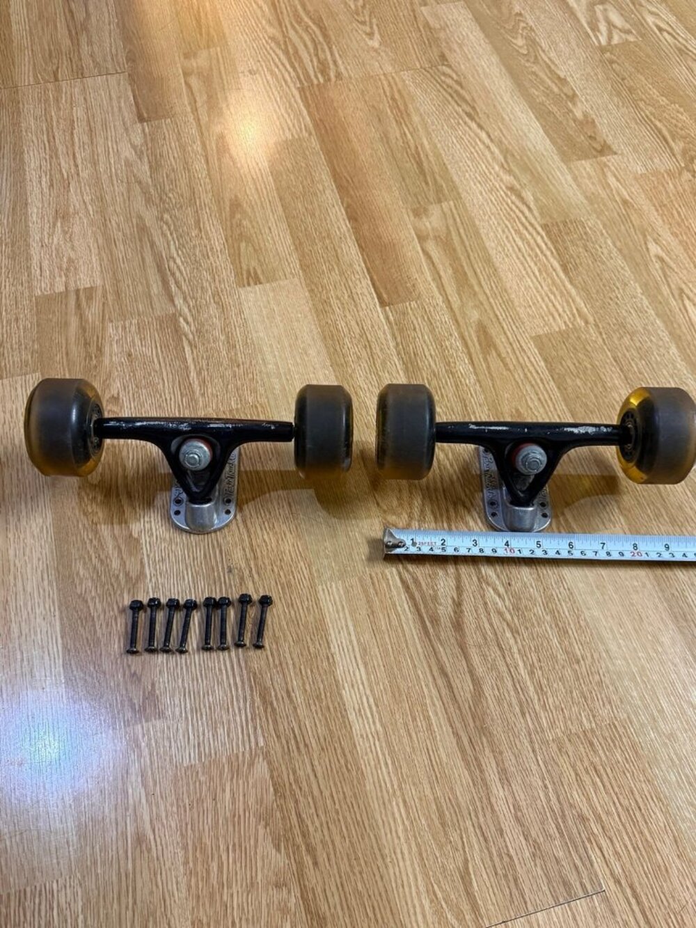 Skate  wheels size L very good condition